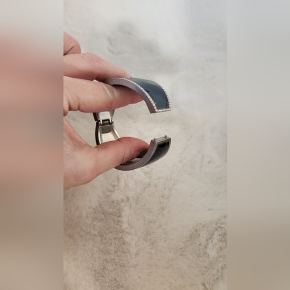 NWT Lia Sophia "Oceanique" Navy Blue Cuff Bracelet with cut crystals - Picture 6 of 6